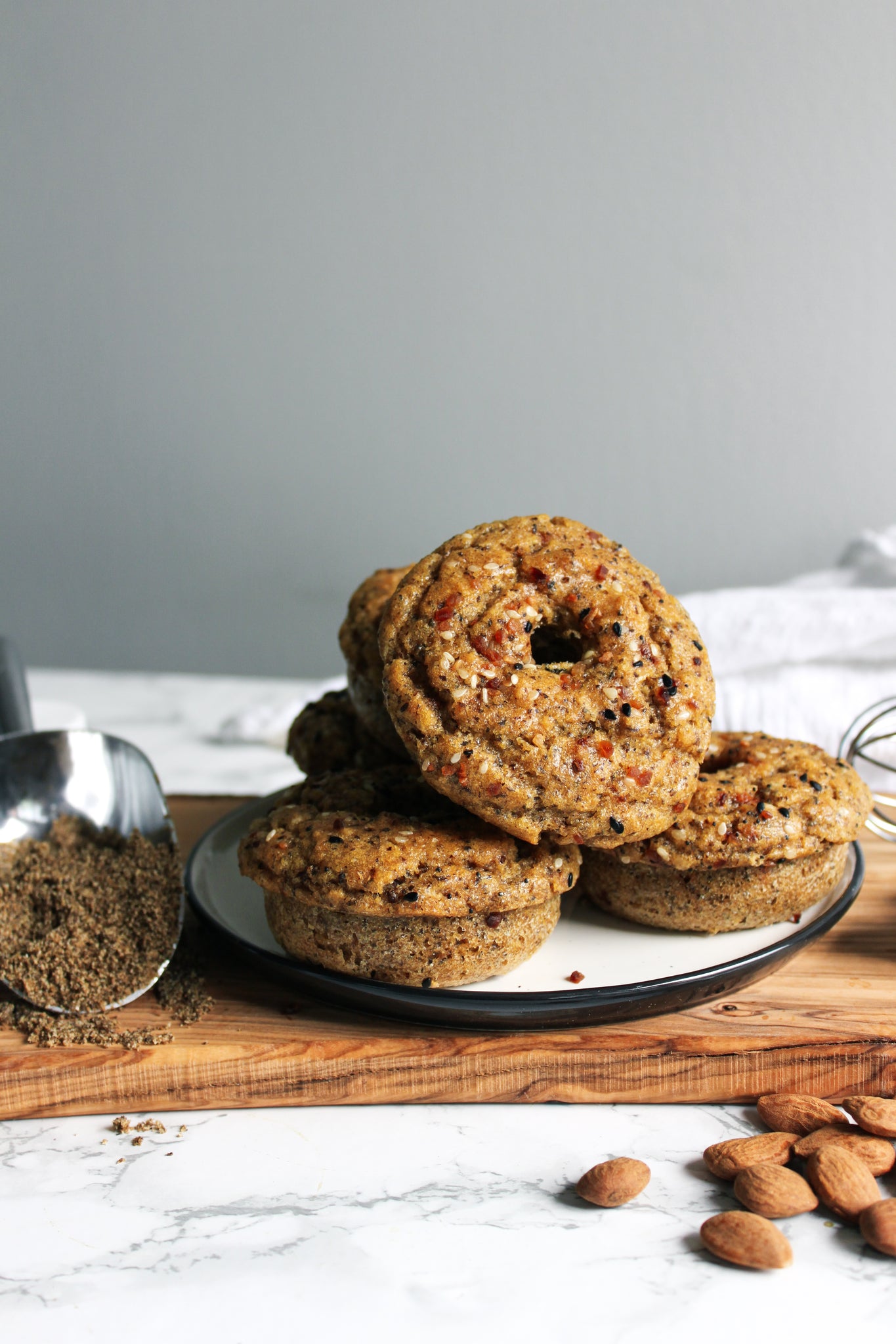 sprouted grain free everything bagels